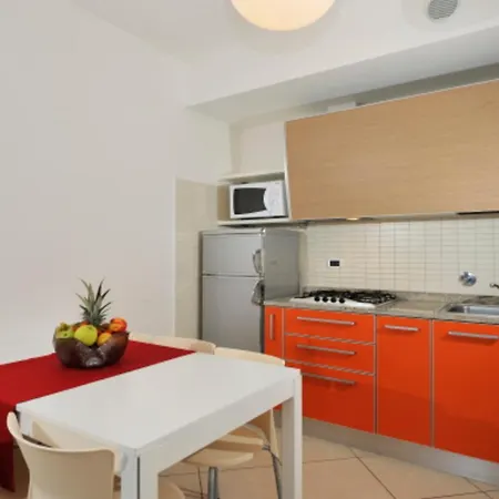 Peaceful Flat In The Heart Of - Beahost Apartman